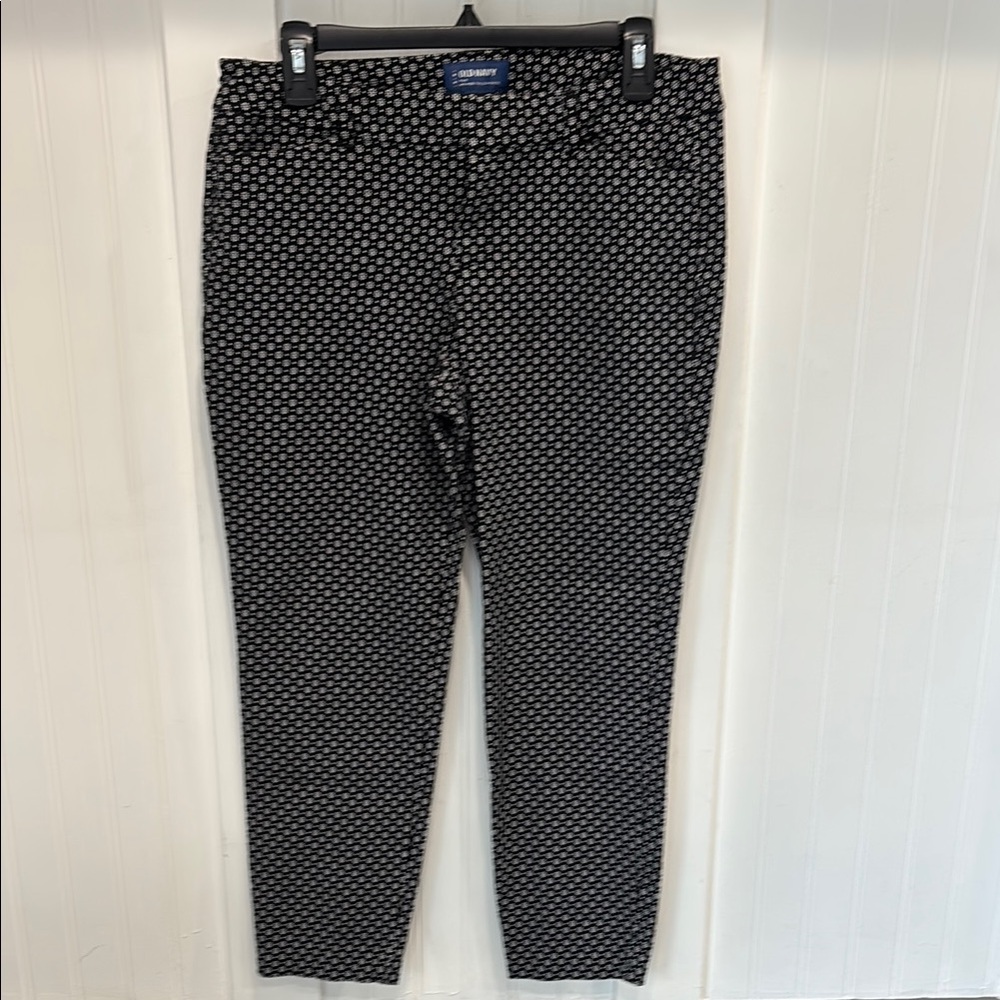 Chic Black and White Patterned Pants